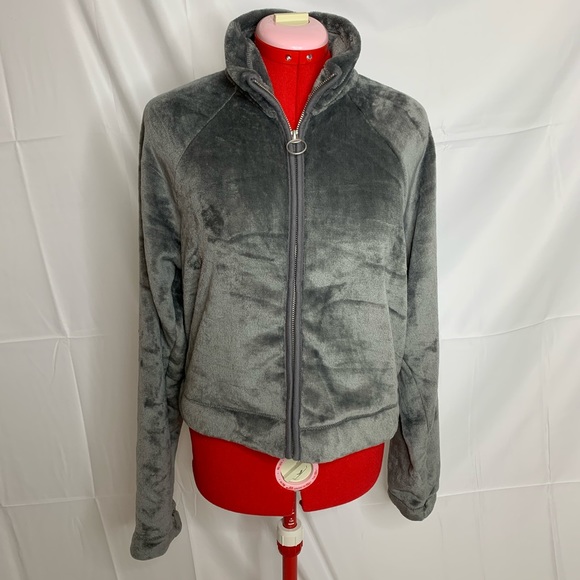 Hollister Jackets & Blazers - NWT Hollister Faux Fur Zip Up Jacket